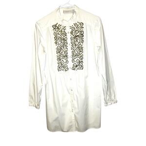 Chico’s beaded white stretch cotton tunic long tuxedo blouse. Size 0/S/6